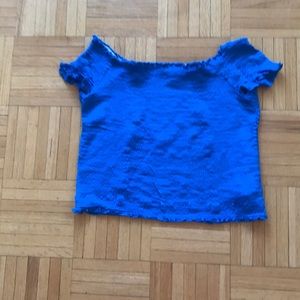 this is an off the shoulder shirt